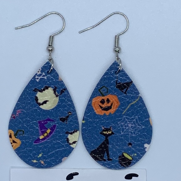 🖤Pick Any 3 for $12🖤 Mini Faux Leather Teardrop Earrings Halloween - Picture 2 of 6